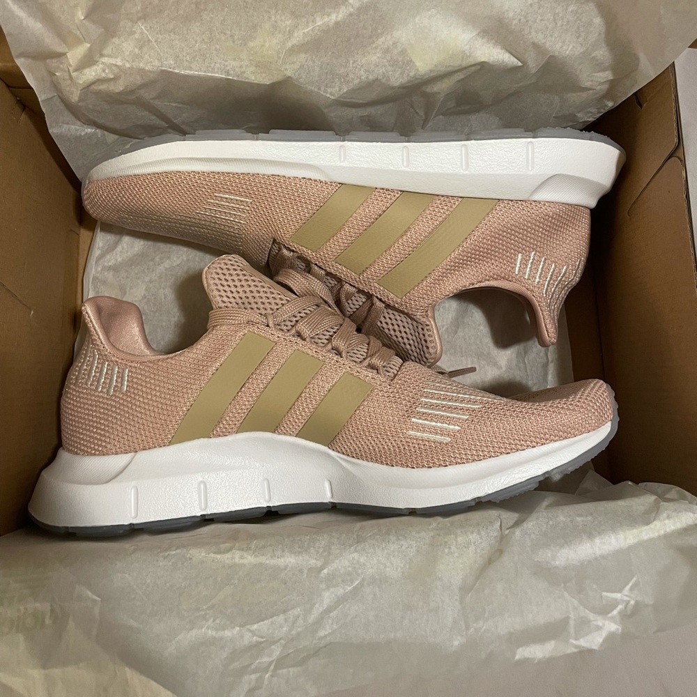 Adidas swift run shoes size 8